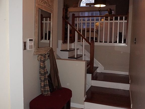 4th image of 442 Winant Ave