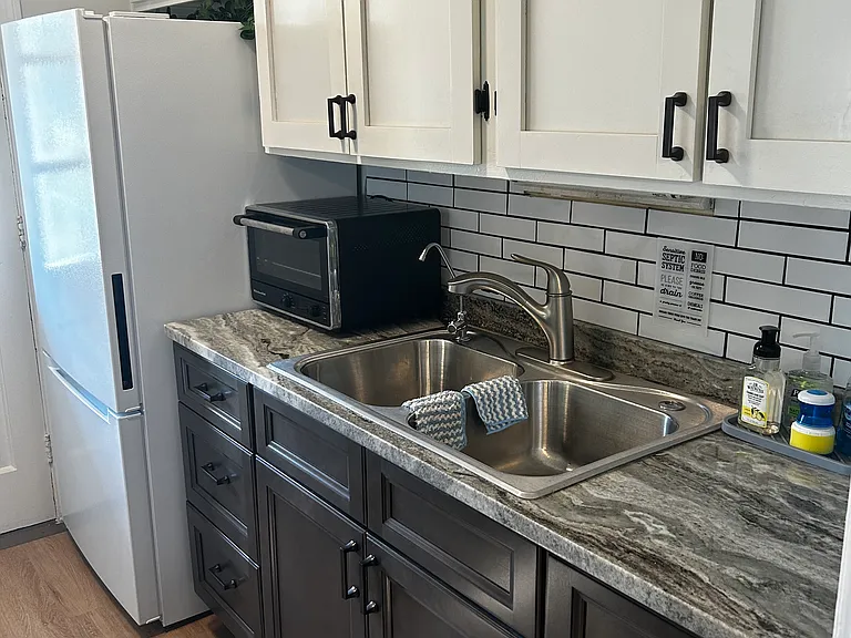 220 Fair St — Photo 4