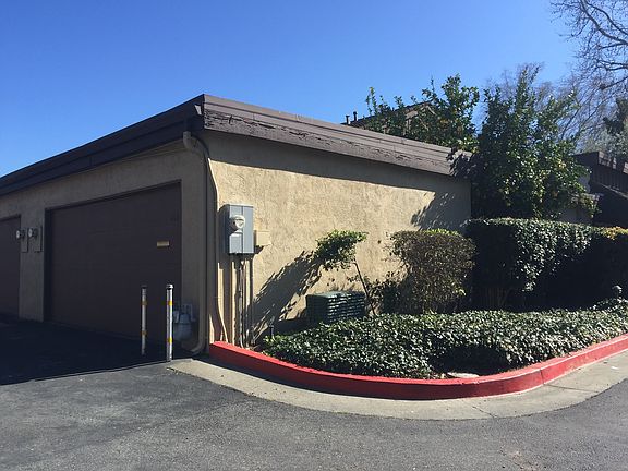 4th image of 866 Beaver Creek Way #1