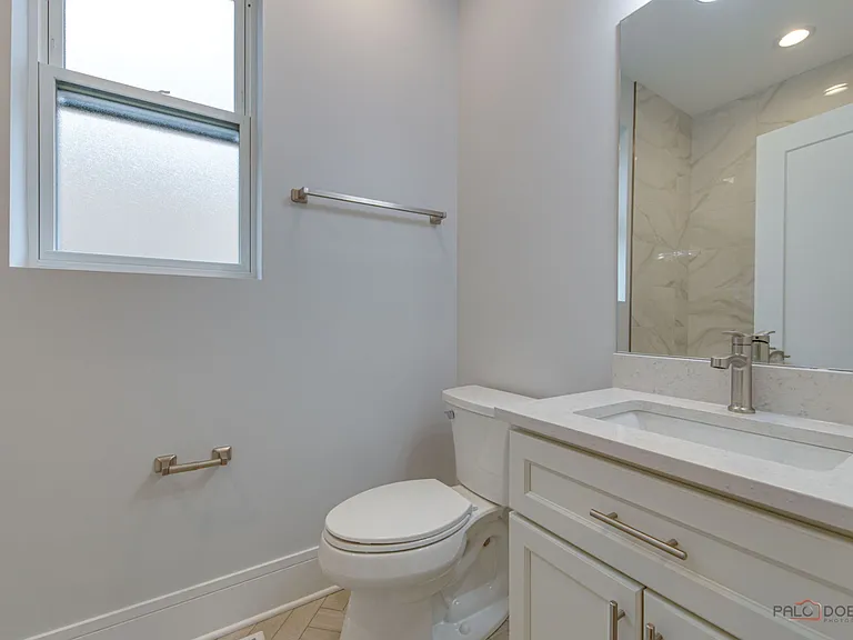 1746 N California Ave #2 — Photo 11