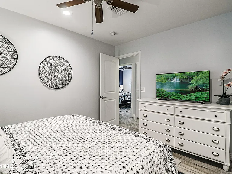 8501 E Jackrabbit Rd — Photo 35
