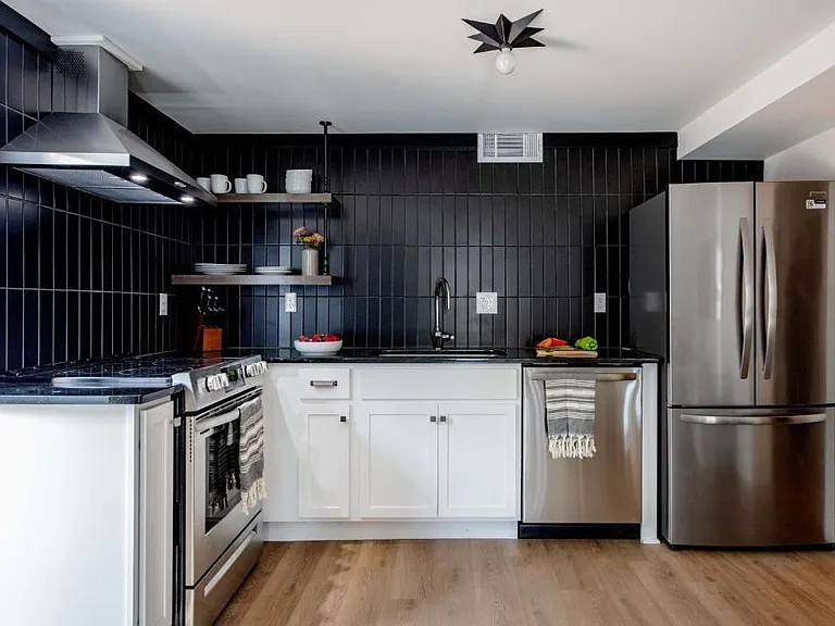 1085 Hardee St NE #B — Photo 5
