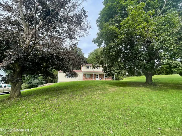 129 Wood Dale Drive, Ballston Lake, NY 12019