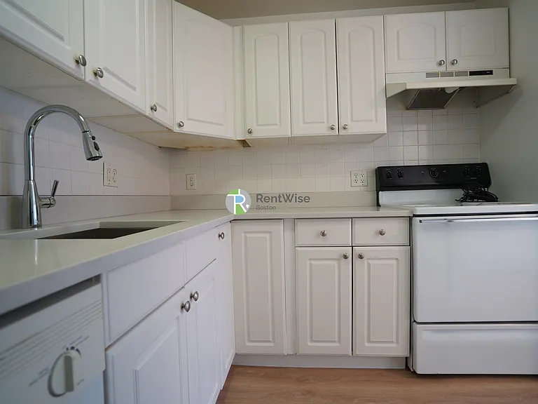 13 Embassy Rd #1137 — Photo 8