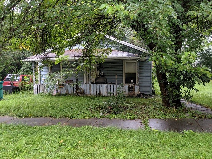 1st image of 820 Rebecca St