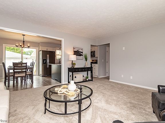 3rd image of 34761 Glen Dr