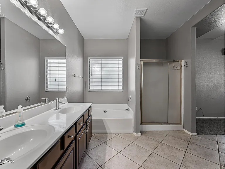 16224 W Jefferson St — Photo 17
