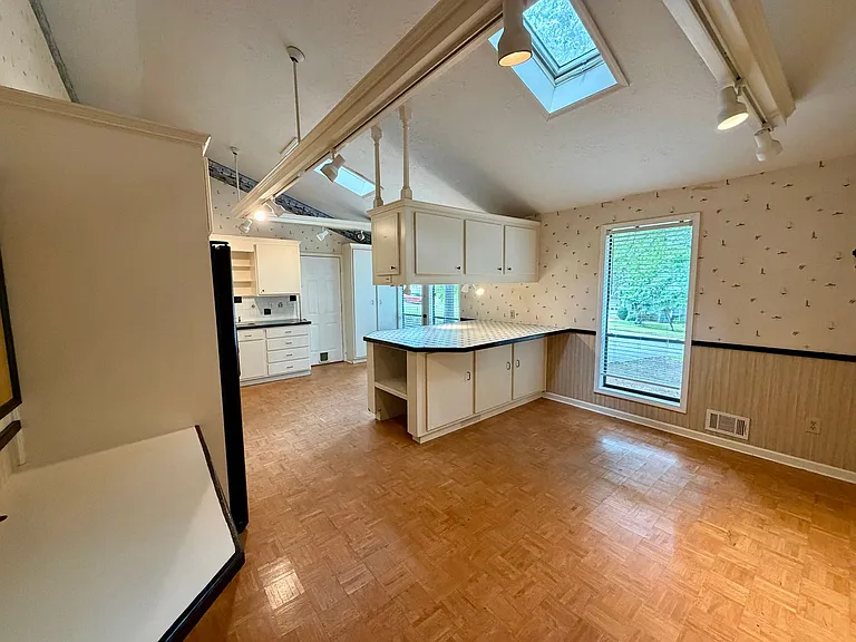 7670 Glen Devon Rd — Photo 8