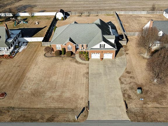 4th image of 412 S Cottonwood Drive