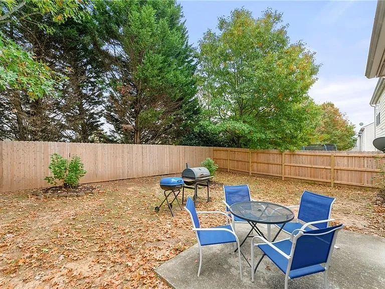 3218 Saville St SW — Photo 6
