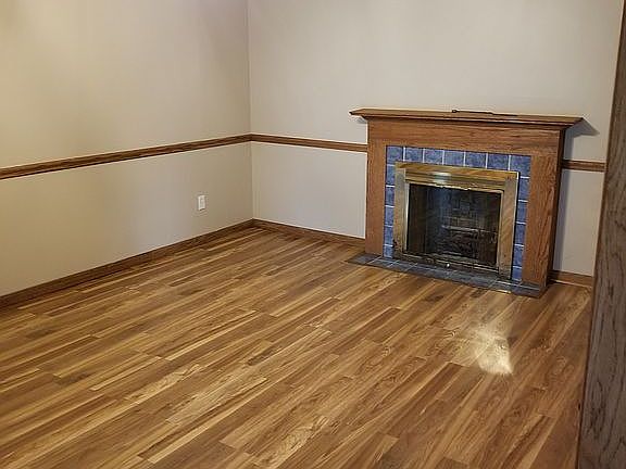 4th image of 220 Oakdale Dr