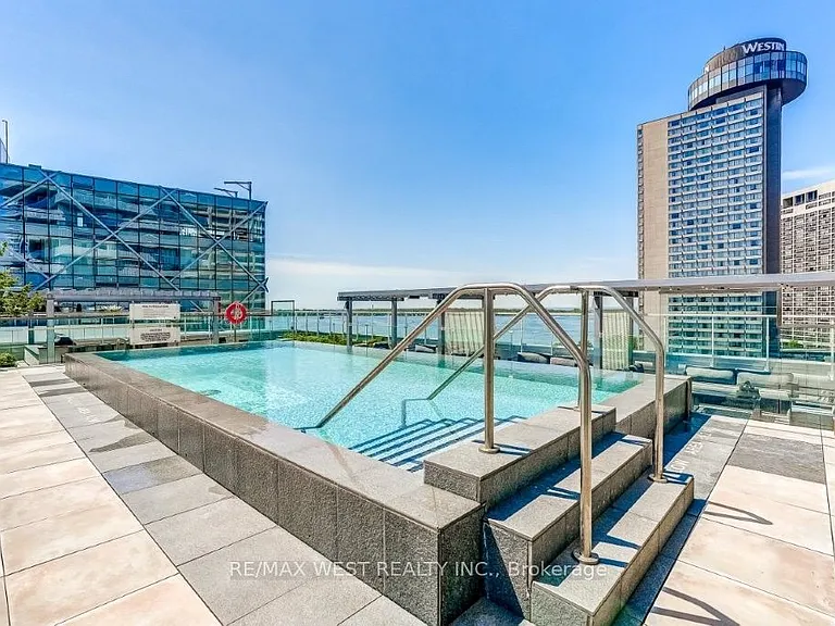 15 Queens Quay E #1006 — Photo 44