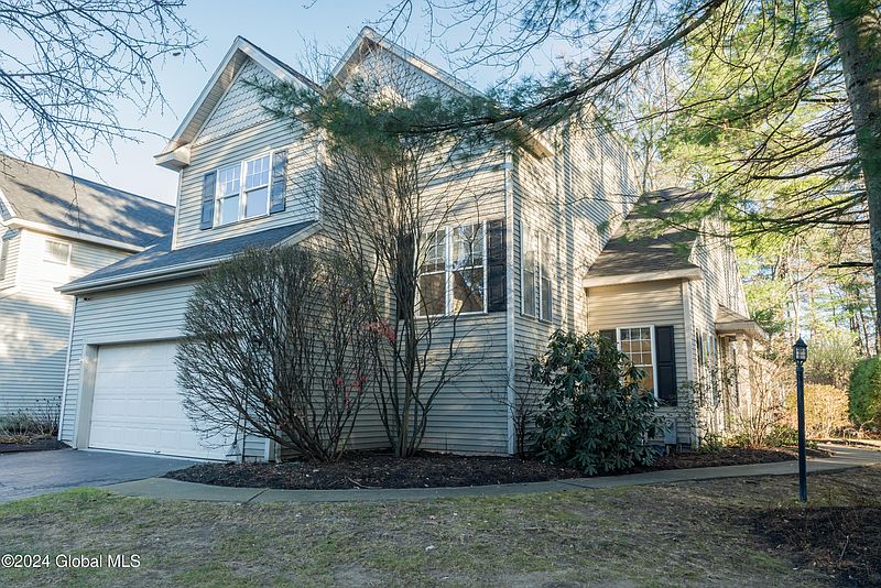 2nd image of 27 Donegal Way