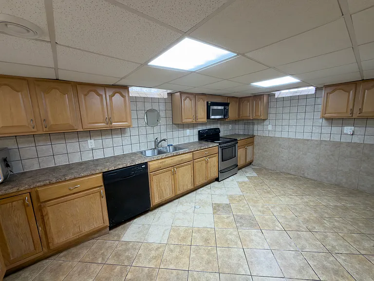 21233 Fairview Dr — Photo 32