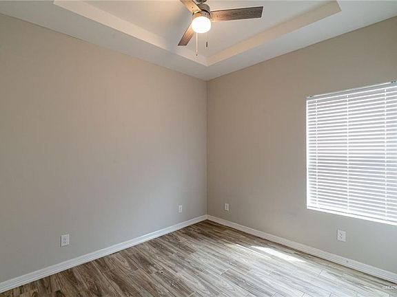 5th image of 1005 W Kohala Ave
