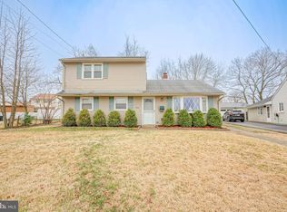 454 Windsor Dr, Bellmawr, NJ 08031