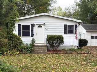 881 Bryant Ave, Jackson, MI
