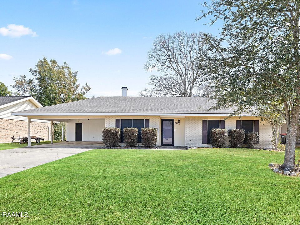 1st image of 229 Vivian Dr
