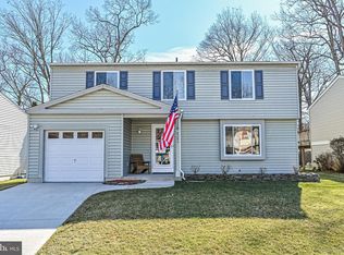 8295 Wold Den Ct, Springfield, VA 22153