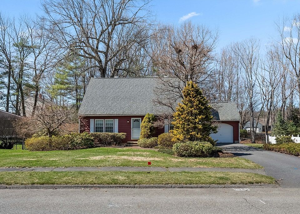1st image of 6 Slipper Hill Ln