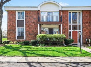 29502 Bobrich St #23, Livonia, MI 48152