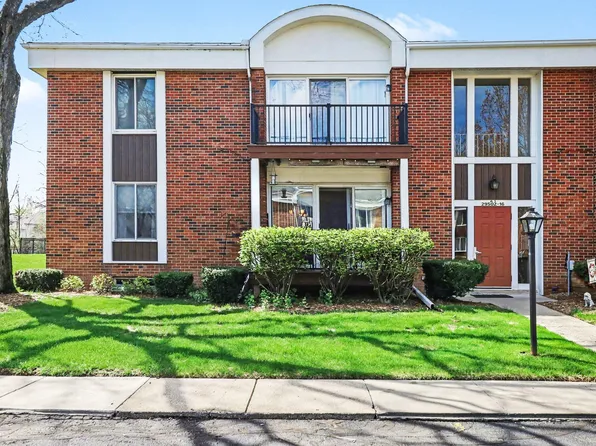 29502 Bobrich St #23, Livonia, MI 48152