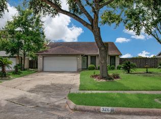 326 Fair Oak Dr, Stafford, TX 77477