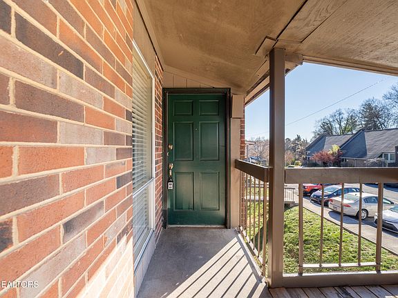 3rd image of 428 Dublin Dr #207