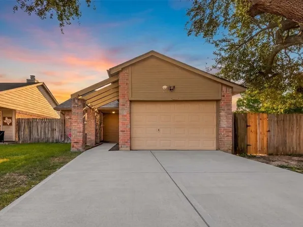 7102 Village Lake Dr, Cypress, TX 77433