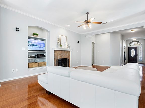 4th image of 10408 Peekston Dr