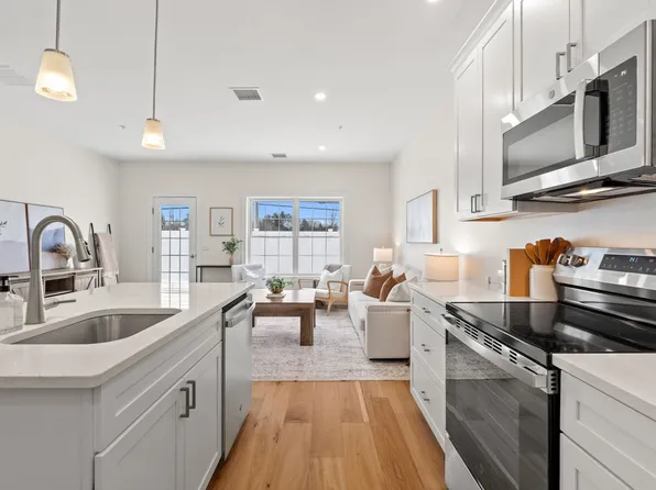 15 Suffolk Drive #7, Concord, NH 03303