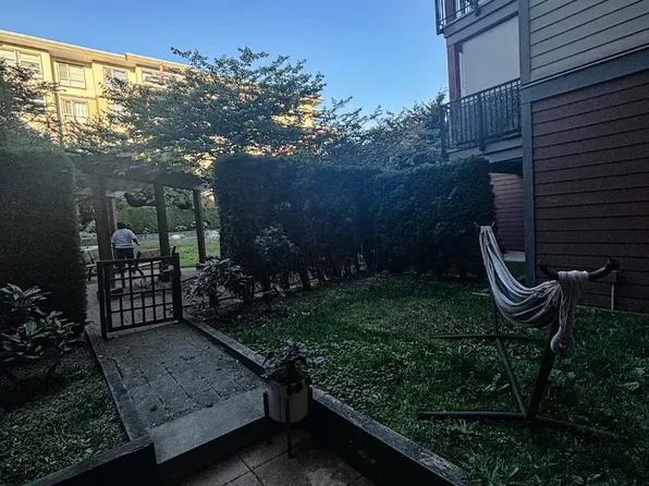 607 Cottonwood Ave Unit 499, Coquitlam, BC V3J 0H1