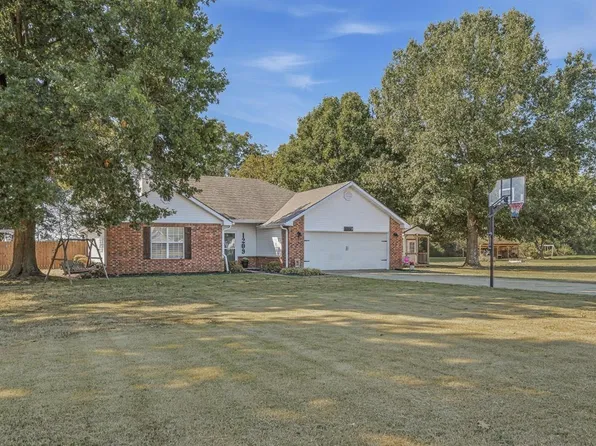 1209 Hidden Valley Dr, Jonesboro, AR 72404