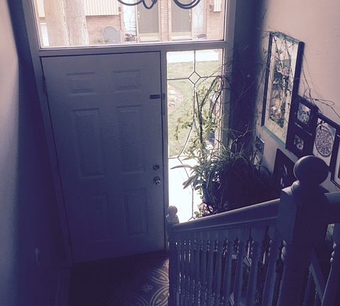 Stairs/entry