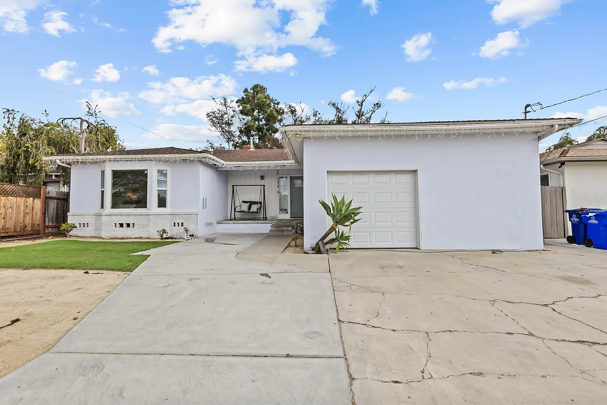 Building Photo - 5059 Campanile Dr