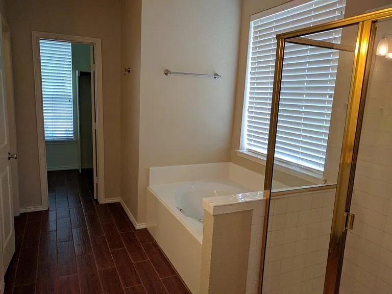 3544 Brewster Dr — Photo 10