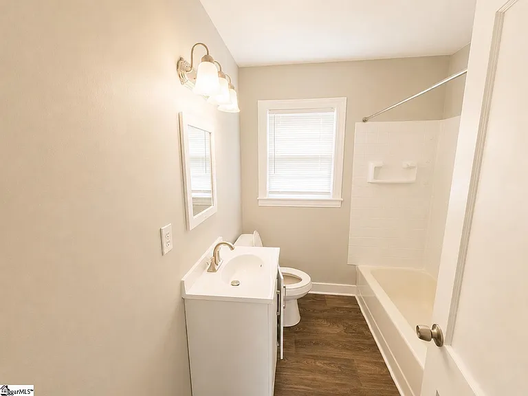170 Carol Dr — Photo 8