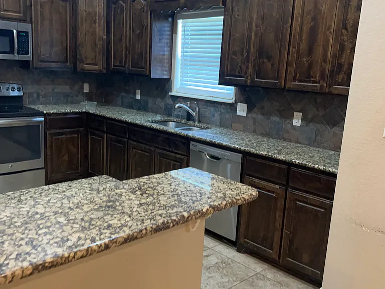 358 Southlake Dr — Photo 4