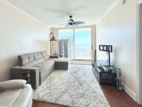 2nd image of 3020 NE 32nd Ave APT 1003