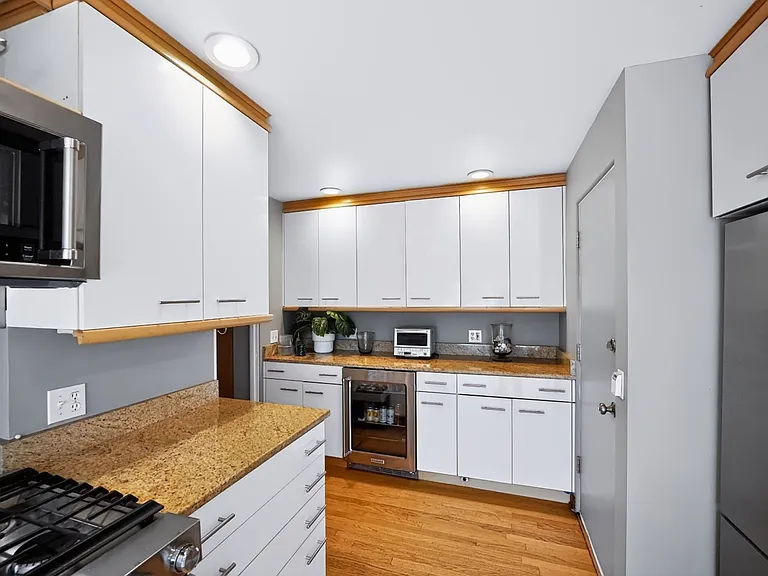 5615 Princeton Ave NE — Photo 20