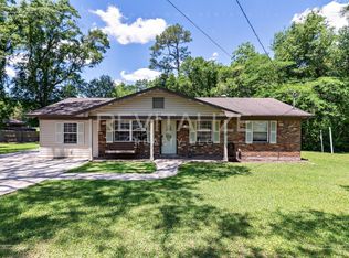 403 Vicks Ln, Saraland, AL 36571