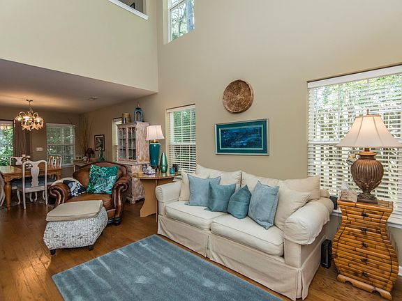 3rd image of 8879 Jenny Lind St