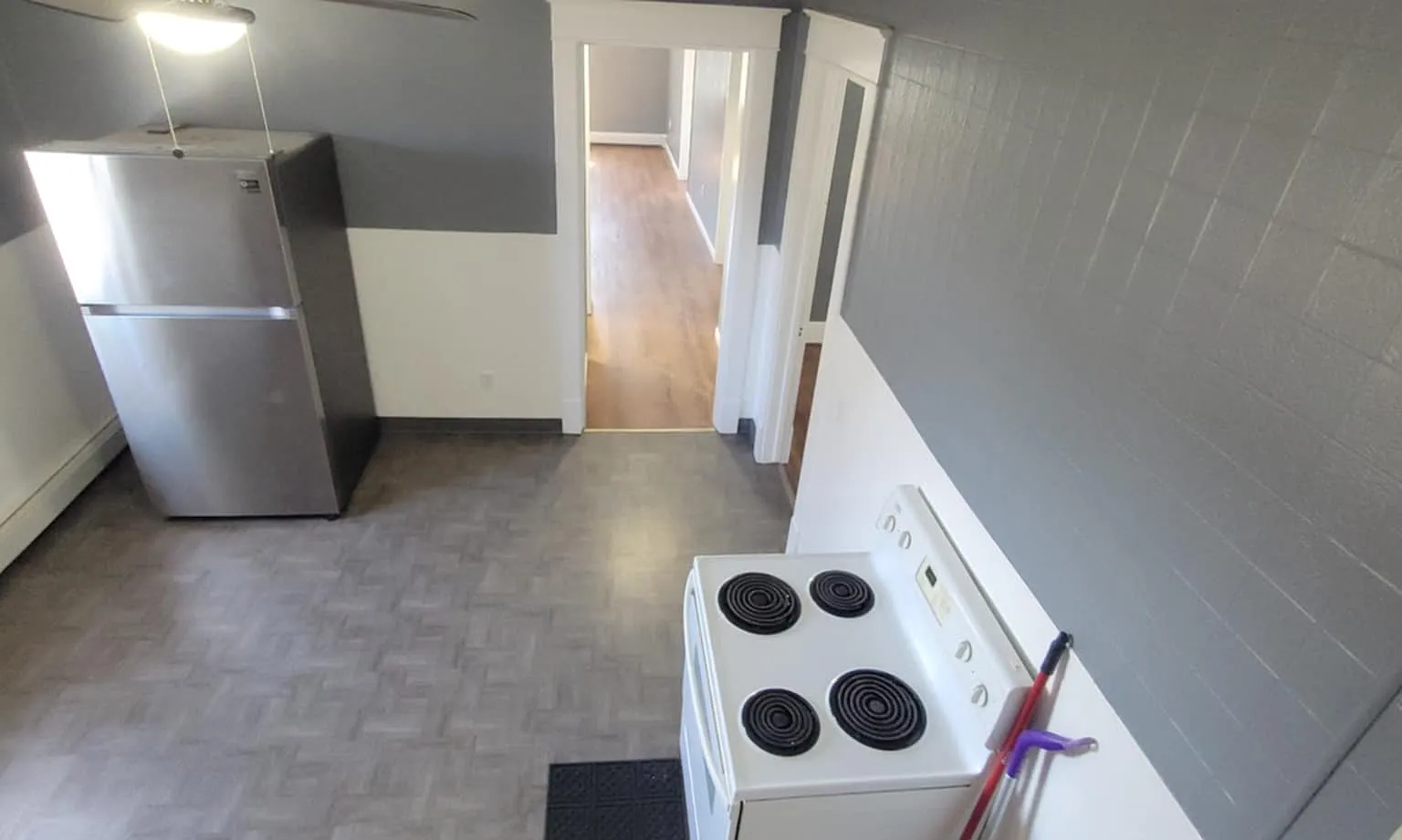 2216 Niagara St — Photo 1