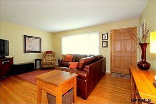 4th image of 7514 Hascall St