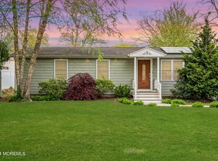 65 Flipper Ave, Manahawkin, NJ
