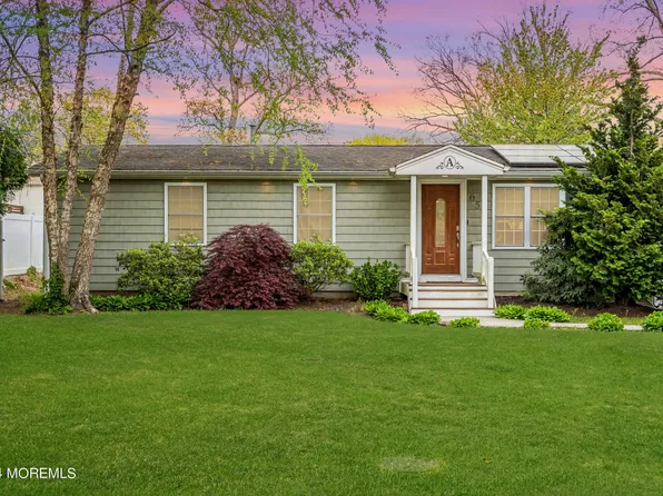 65 Flipper Avenue, Manahawkin, NJ 08050