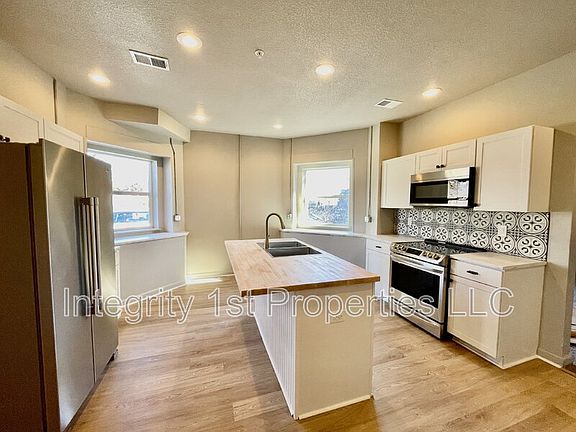 4th image of 740 Washington Blvd #A