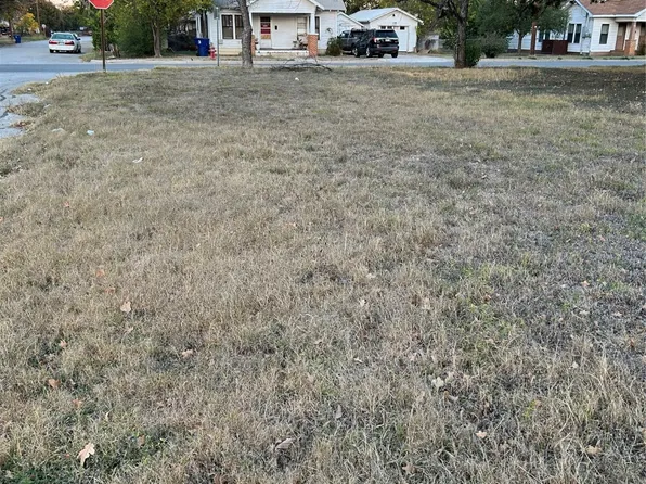 1101 3rd St, Brownwood, TX 76801