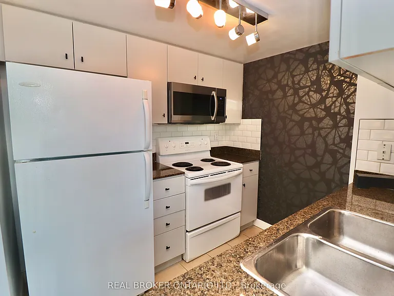 397 Front St N #1806 — Photo 4