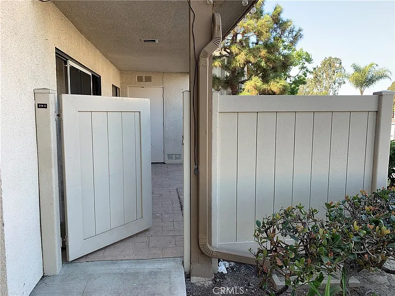 8877 Lauderdale Ct #214C — Photo 12